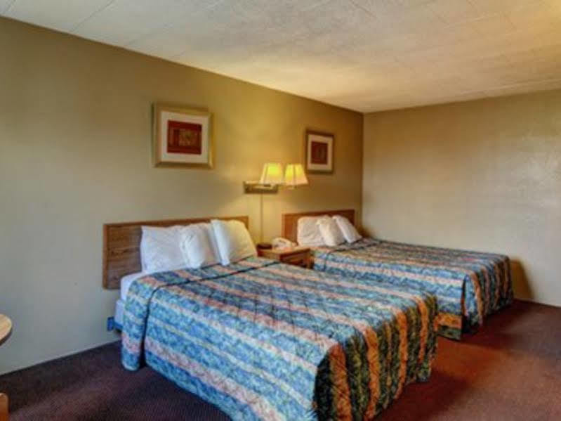 Days Inn Клирфилд Экстерьер фото